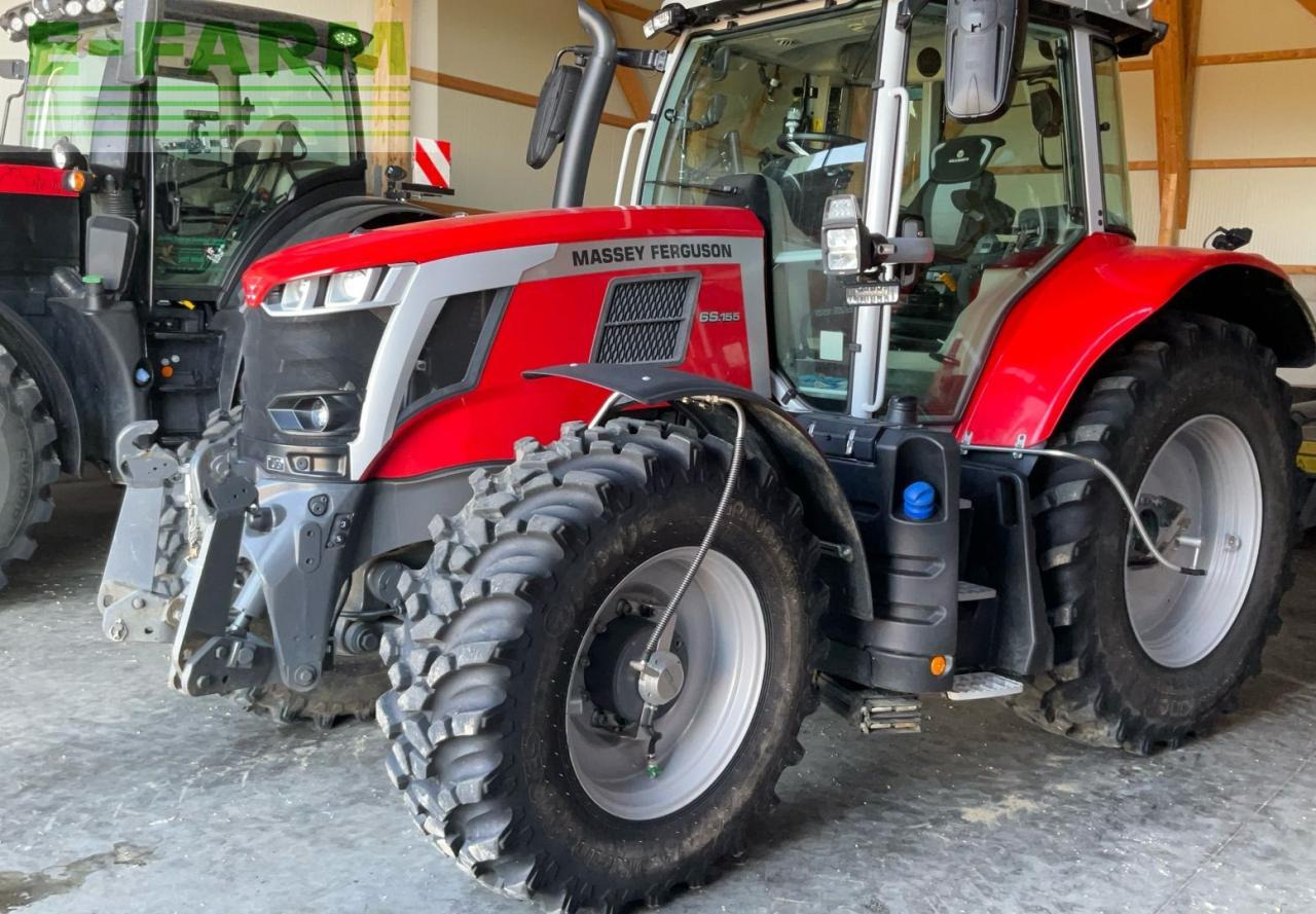 Massey Ferguson 6S.155 - Tractor: foto 1 Massey Ferguson 6S.155 - Tractor: foto 1