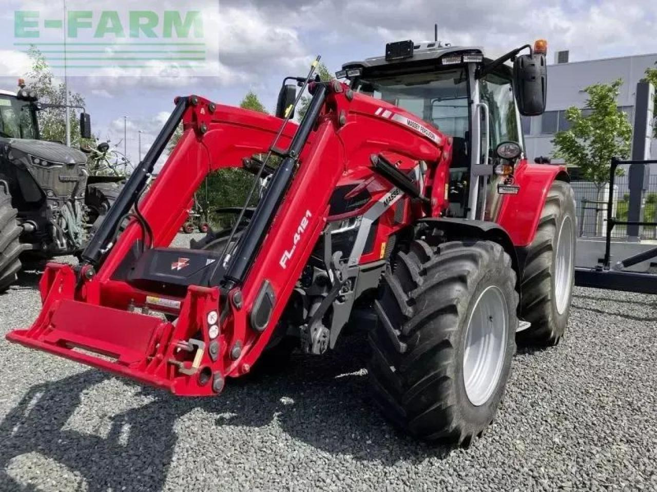 Massey Ferguson mf 5s.145 dyna-6 exclusive mas Exclusive - Tractor: foto 1 Massey Ferguson mf 5s.145 dyna-6 exclusive mas Exclusive - Tractor: foto 1