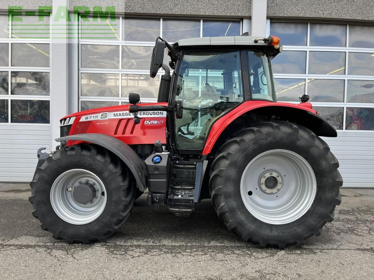 Massey Ferguson mf 6715 s dyna-vt exclusive Exclusive - Tractor: foto 3 Massey Ferguson mf 6715 s dyna-vt exclusive Exclusive - Tractor: foto 3