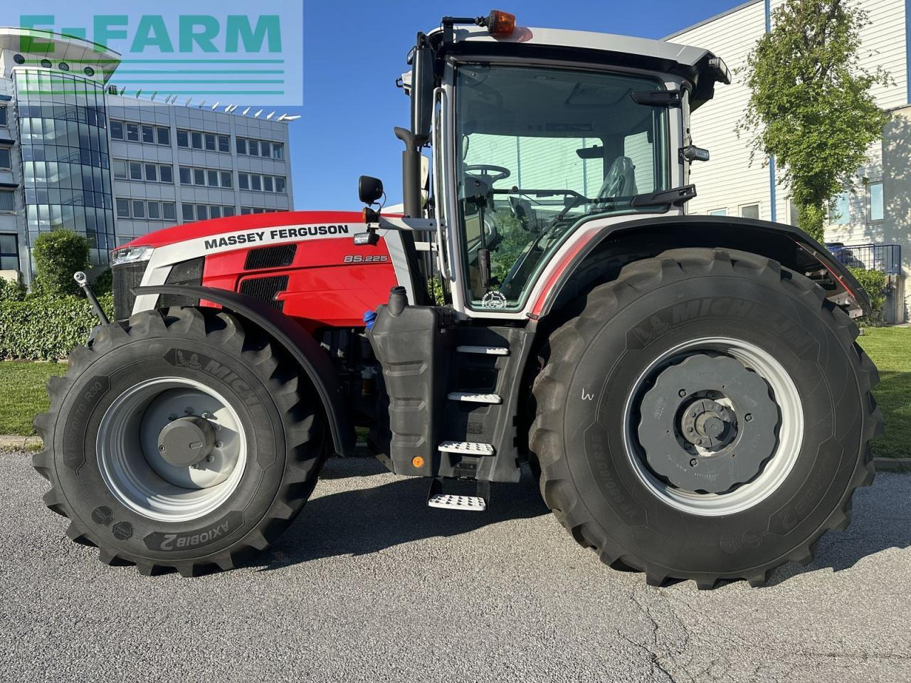 Massey Ferguson mf 8s.225 - Tractor: foto 5 Massey Ferguson mf 8s.225 - Tractor: foto 5