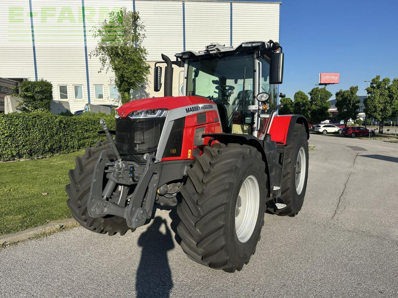 Massey Ferguson mf 8s.225 - Tractor: foto 1 Massey Ferguson mf 8s.225 - Tractor: foto 1