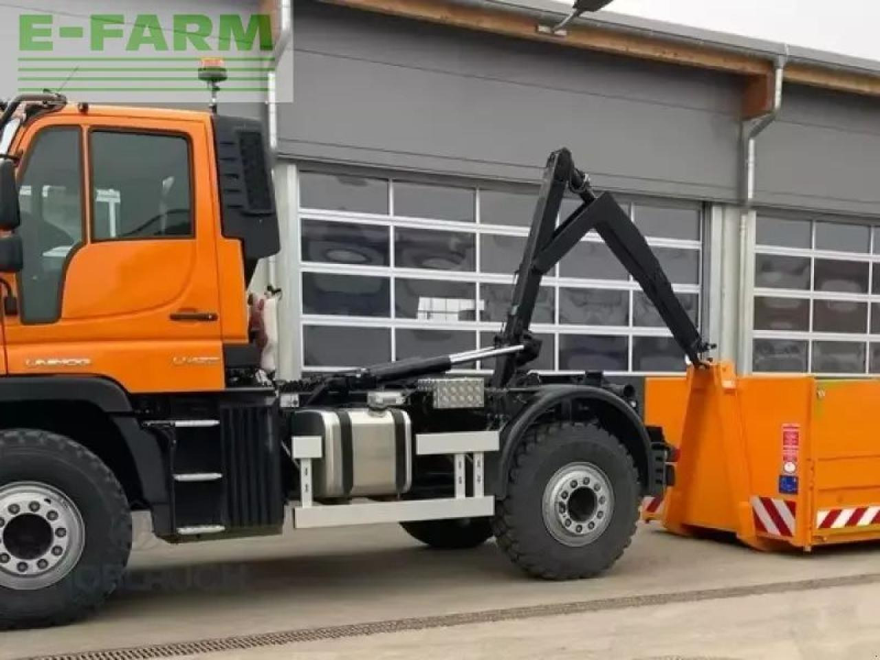 Mercedes-Benz unimog u423 - Tractor: foto 1 Mercedes-Benz unimog u423 - Tractor: foto 1