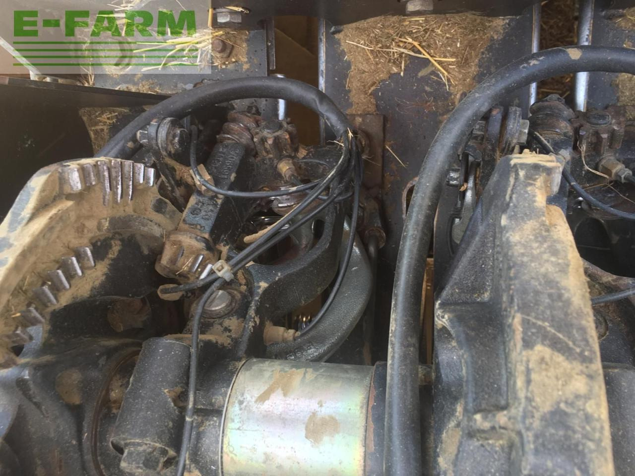 New Holland D1210 - Empacadora de pacas cuadradas: foto 5 New Holland D1210 - Empacadora de pacas cuadradas: foto 5