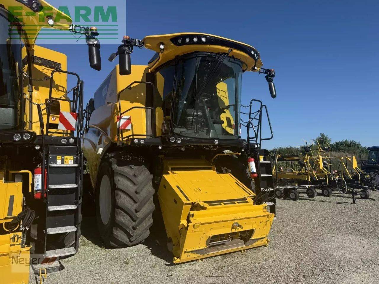 New Holland cr 7.90 - Cosechadora de granos: foto 3 New Holland cr 7.90 - Cosechadora de granos: foto 3