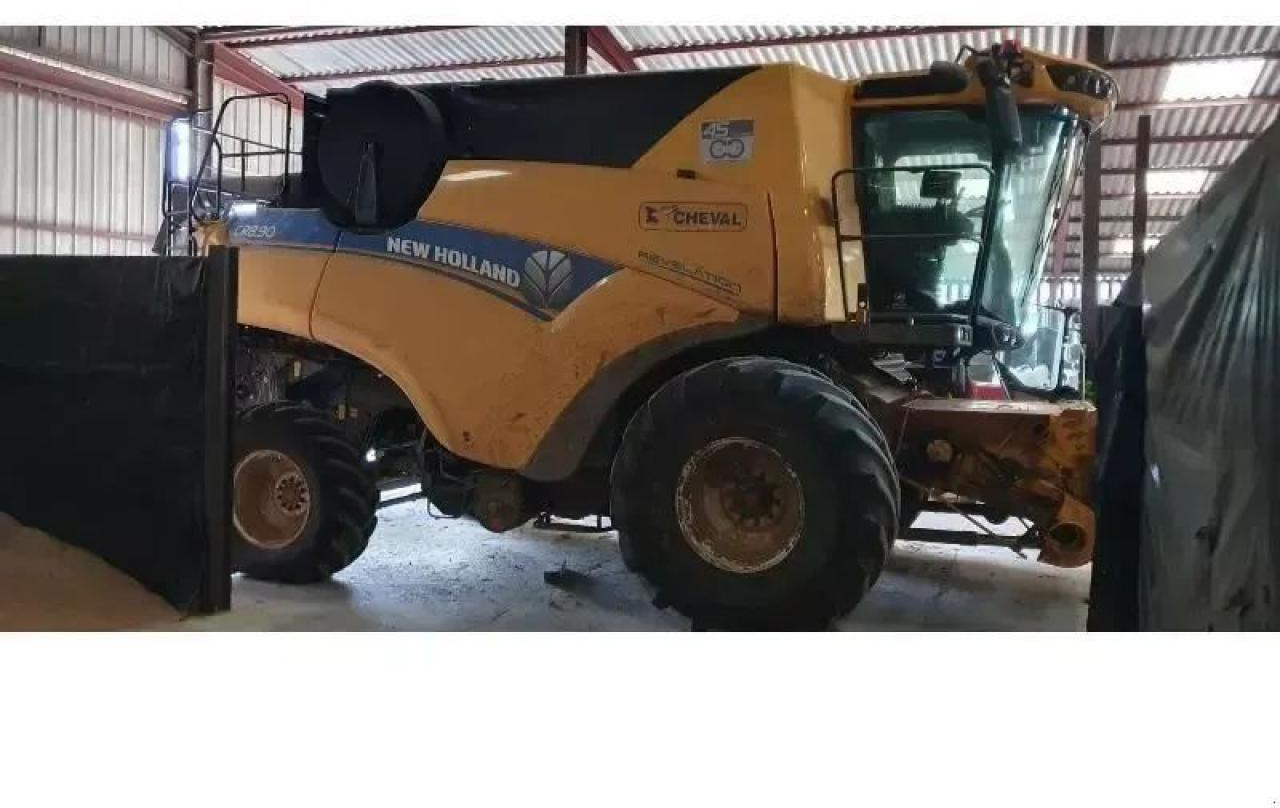 New Holland cr 8.90 - Cosechadora de granos: foto 2 New Holland cr 8.90 - Cosechadora de granos: foto 2