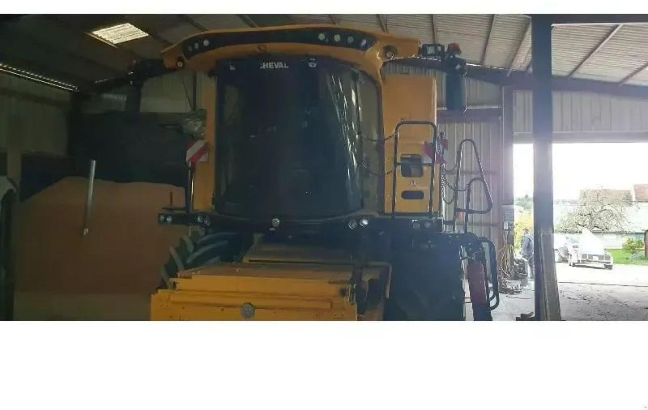 New Holland cr 8.90 - Cosechadora de granos: foto 3 New Holland cr 8.90 - Cosechadora de granos: foto 3