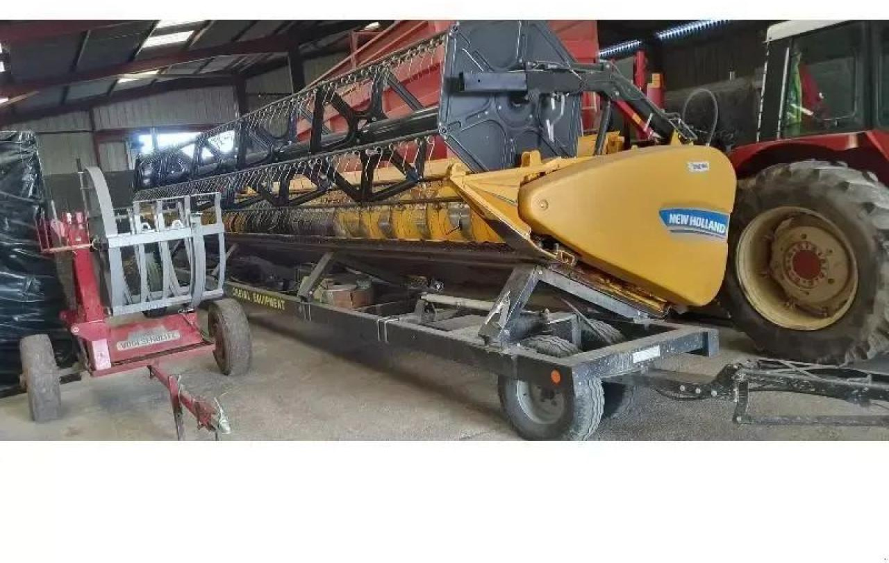 New Holland cr 8.90 - Cosechadora de granos: foto 4 New Holland cr 8.90 - Cosechadora de granos: foto 4