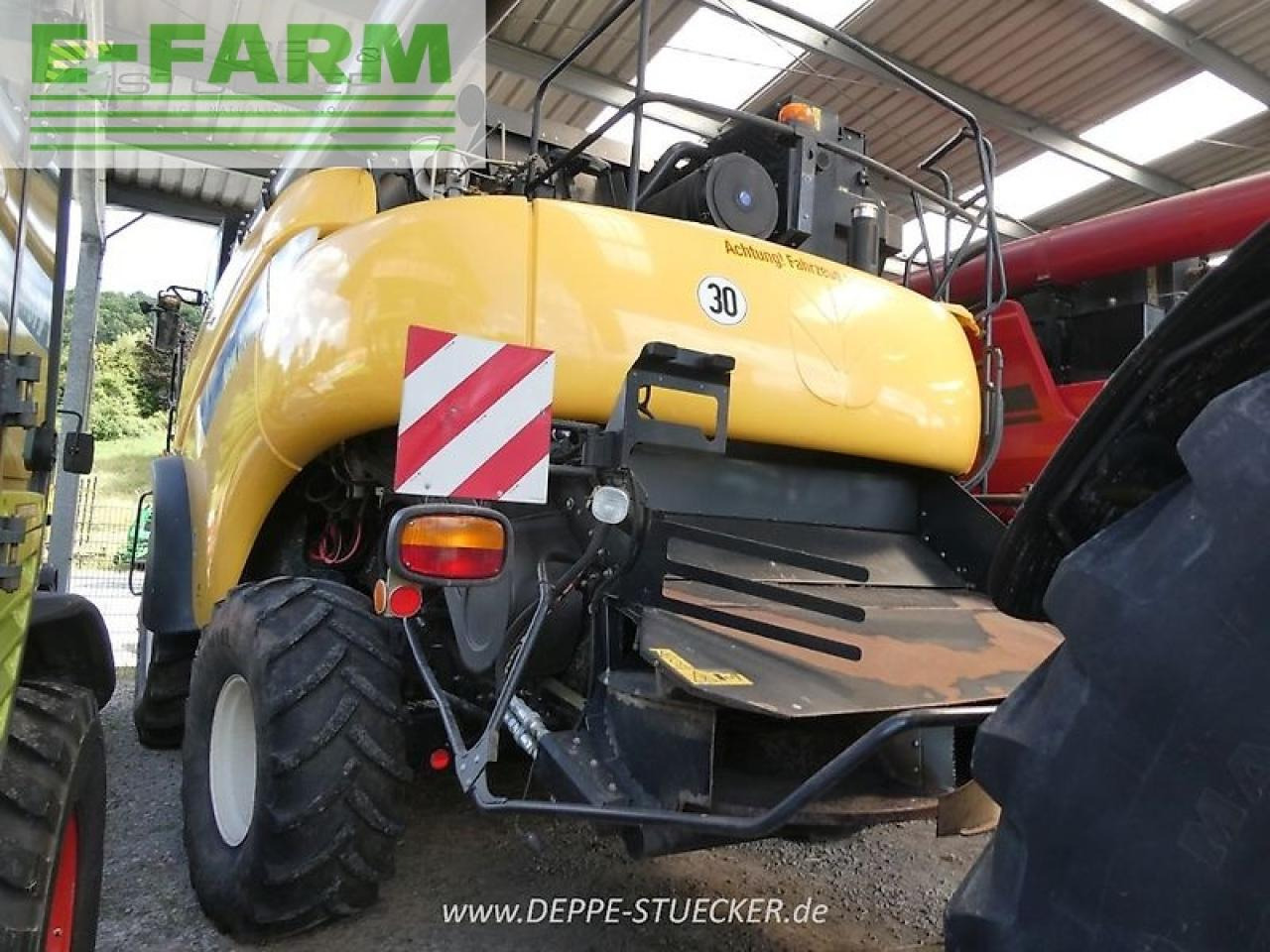 New Holland cr 9090 elevation - Cosechadora de granos: foto 5 New Holland cr 9090 elevation - Cosechadora de granos: foto 5