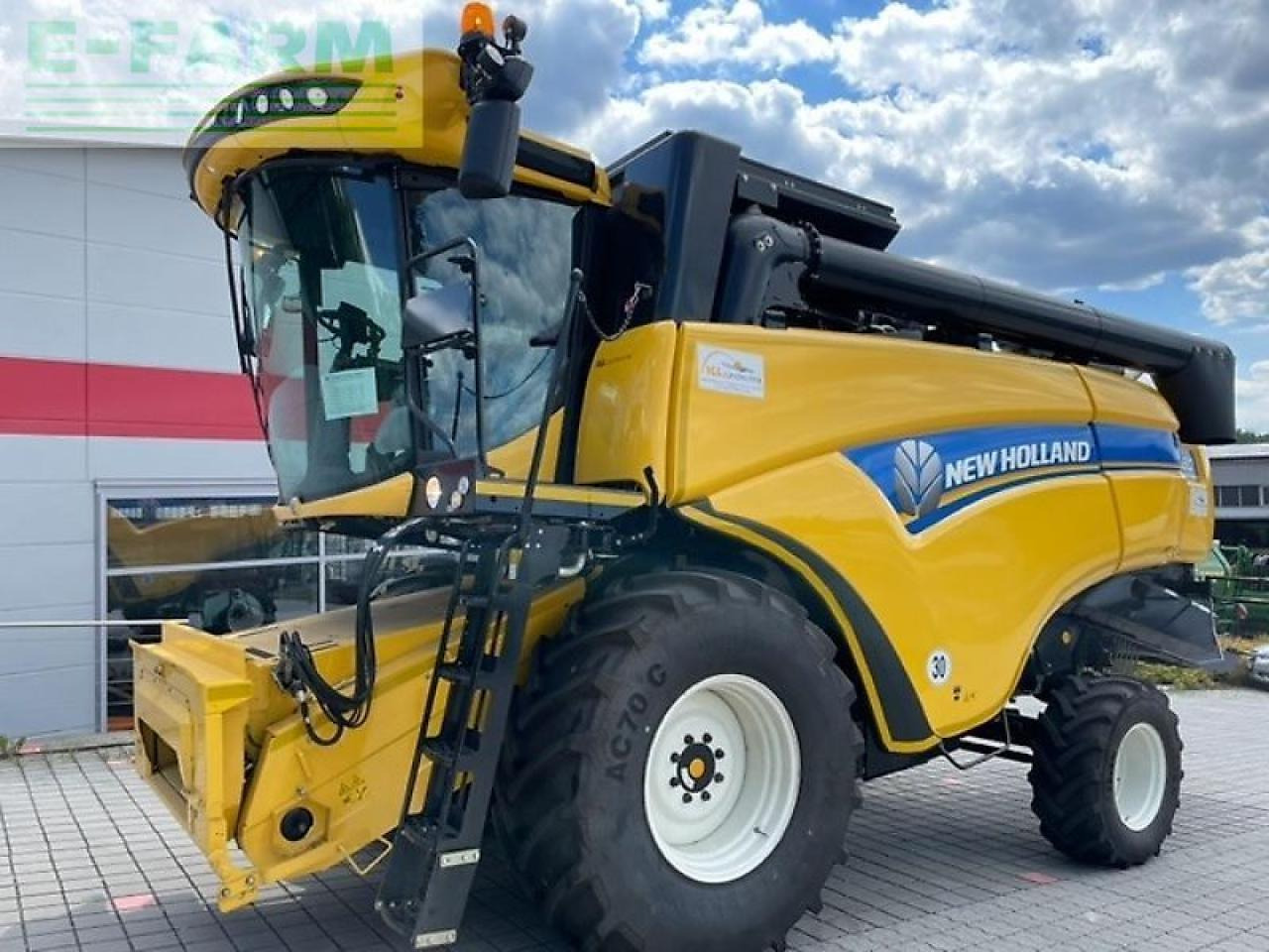New Holland cx 5.80 - Cosechadora de granos: foto 2 New Holland cx 5.80 - Cosechadora de granos: foto 2