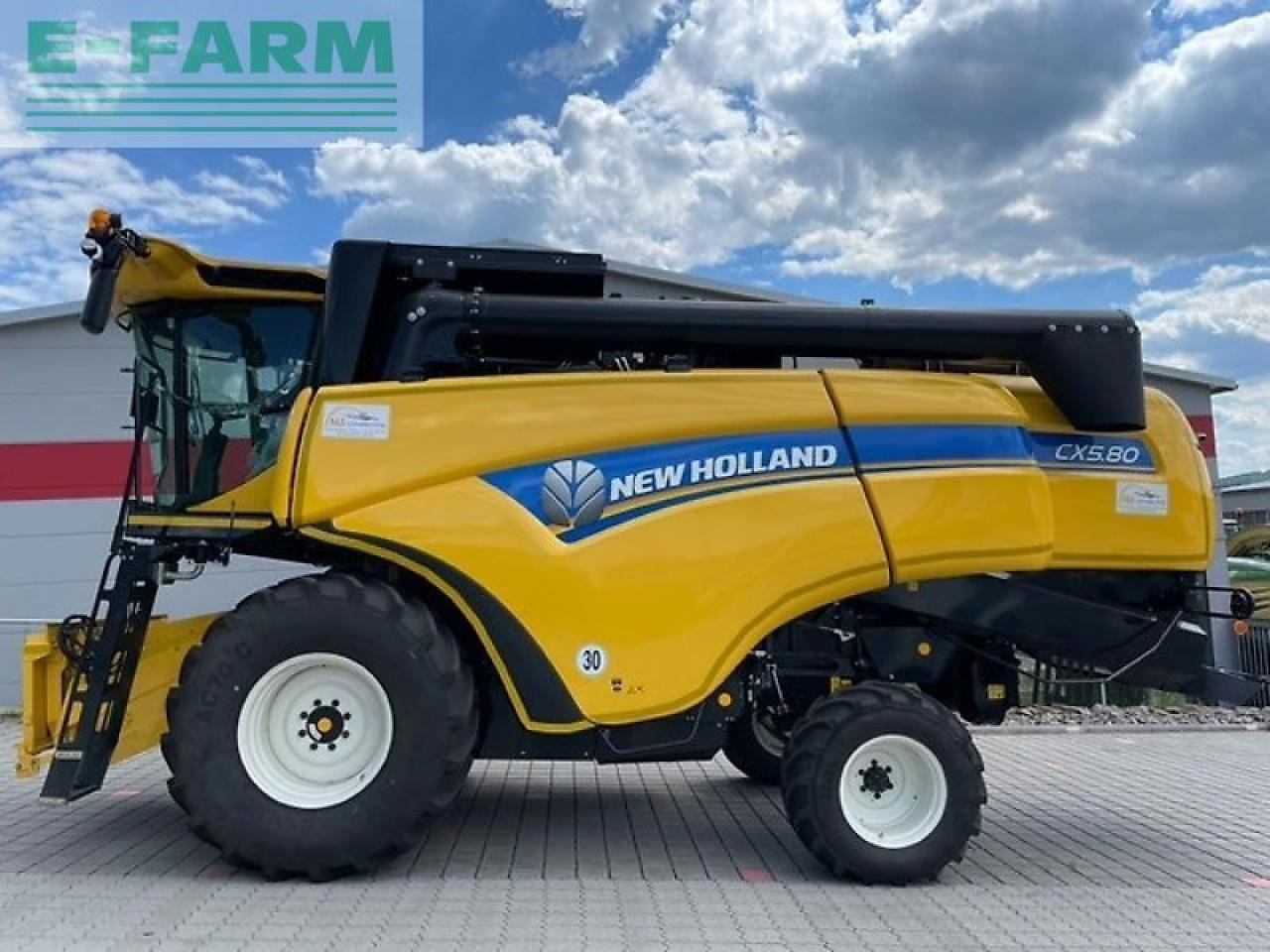 New Holland cx 5.80 - Cosechadora de granos: foto 1 New Holland cx 5.80 - Cosechadora de granos: foto 1