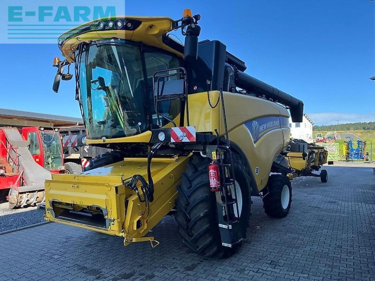 New Holland cx 6.90 - Cosechadora de granos: foto 2 New Holland cx 6.90 - Cosechadora de granos: foto 2