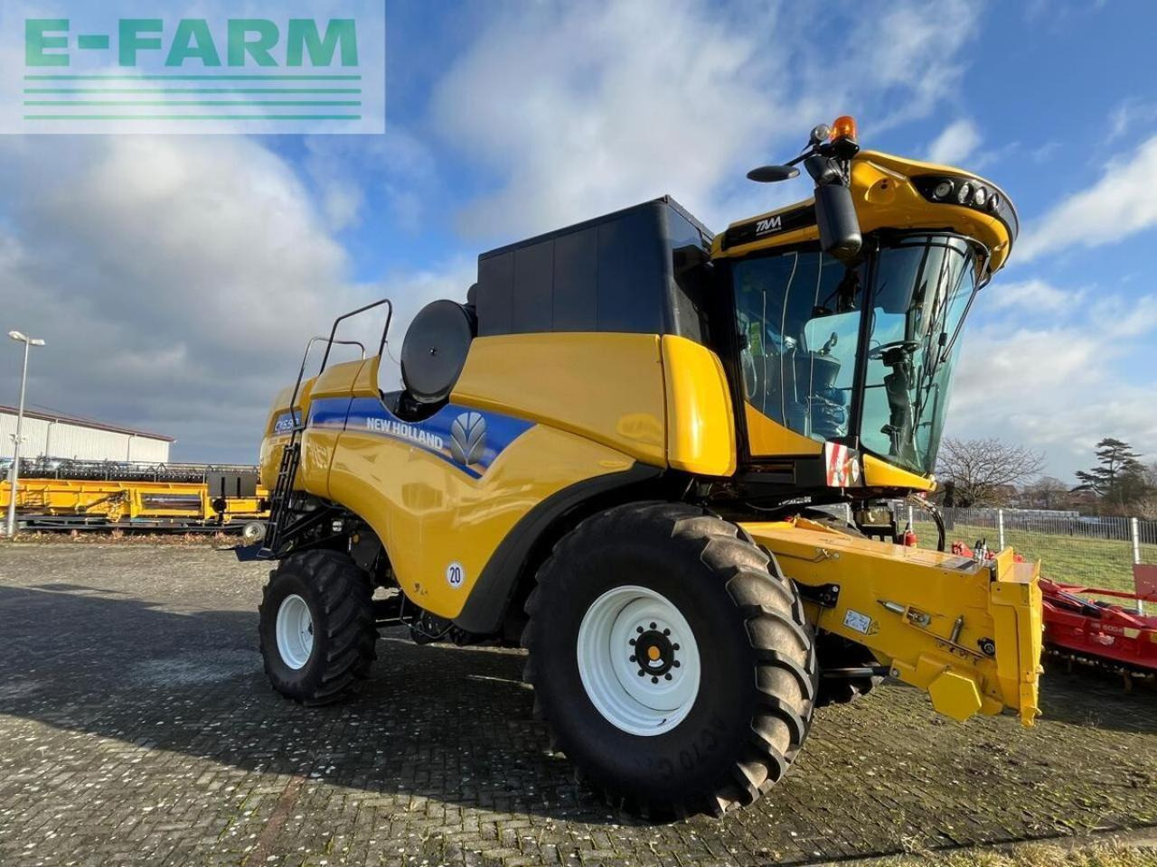 New Holland cx 6.90 schüttler + 25ft sw + sww - Cosechadora de granos: foto 4 New Holland cx 6.90 schüttler + 25ft sw + sww - Cosechadora de granos: foto 4