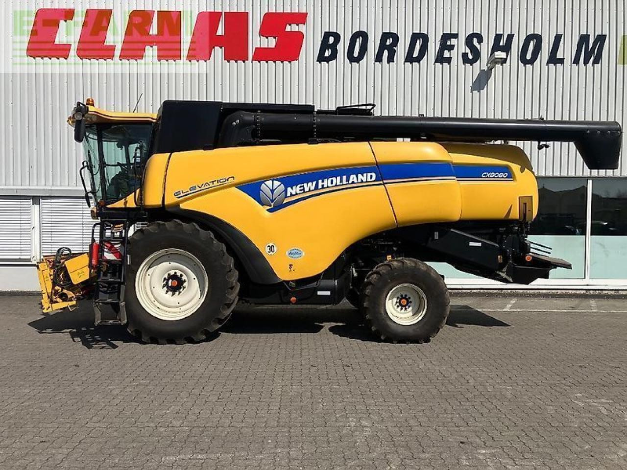 New Holland cx 8080 elevation - Cosechadora de granos: foto 1 New Holland cx 8080 elevation - Cosechadora de granos: foto 1