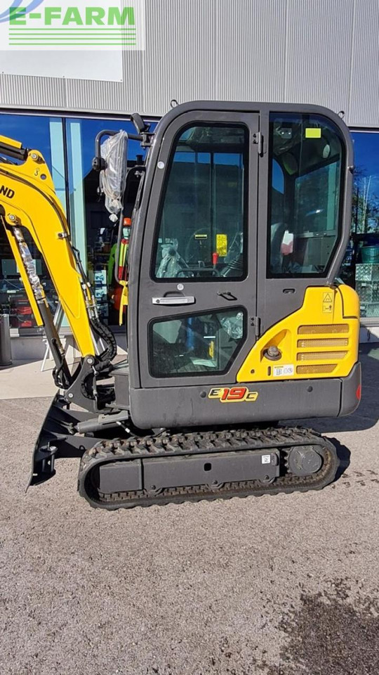 New Holland e19c - Miniexcavadora: foto 3 New Holland e19c - Miniexcavadora: foto 3