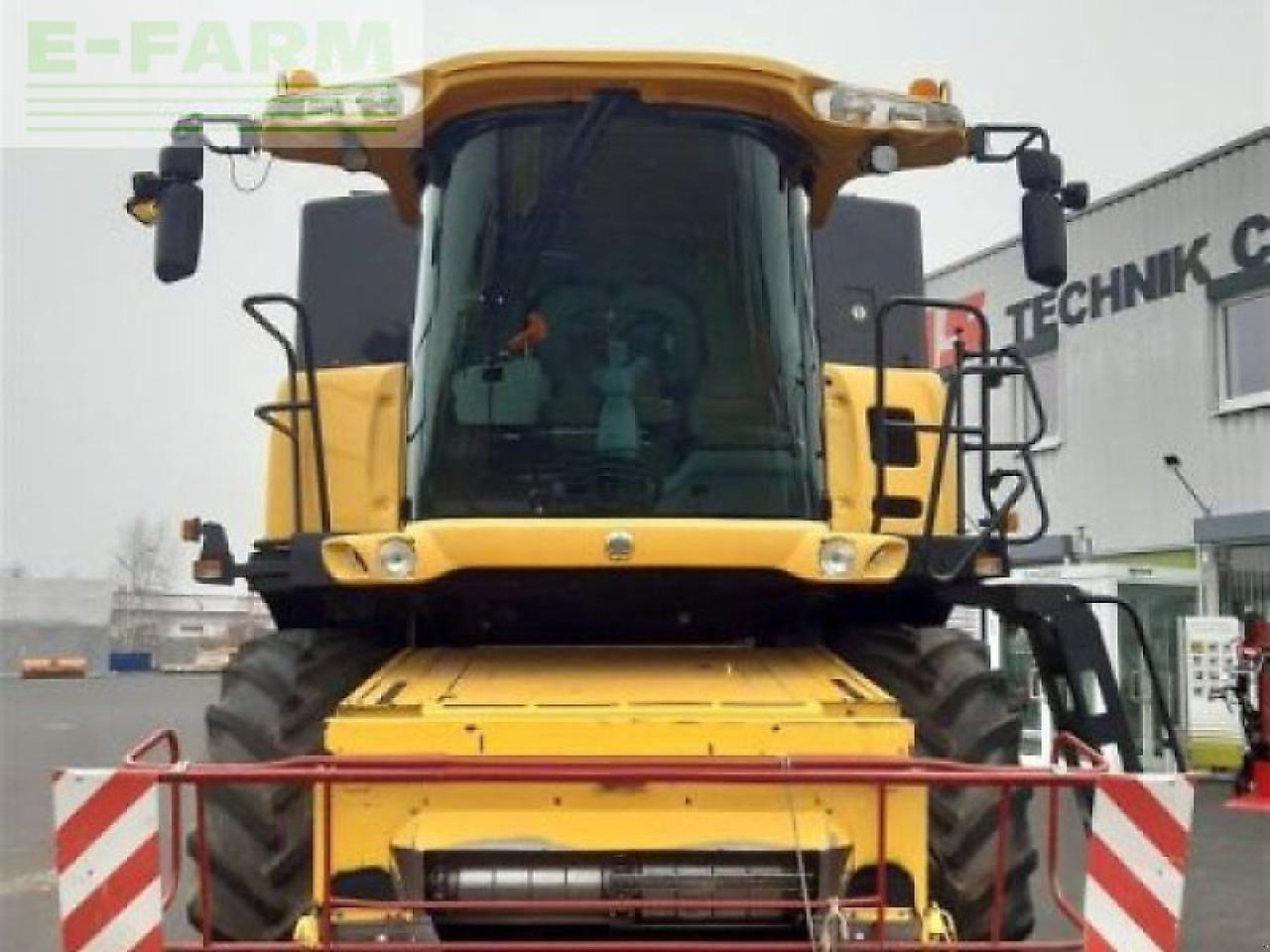 New Holland gebr. mähdrescher new holland - Cosechadora de granos: foto 5 New Holland gebr. mähdrescher new holland - Cosechadora de granos: foto 5