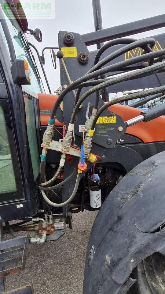New Holland l 85 dt standard - Tractor: foto 3 New Holland l 85 dt standard - Tractor: foto 3