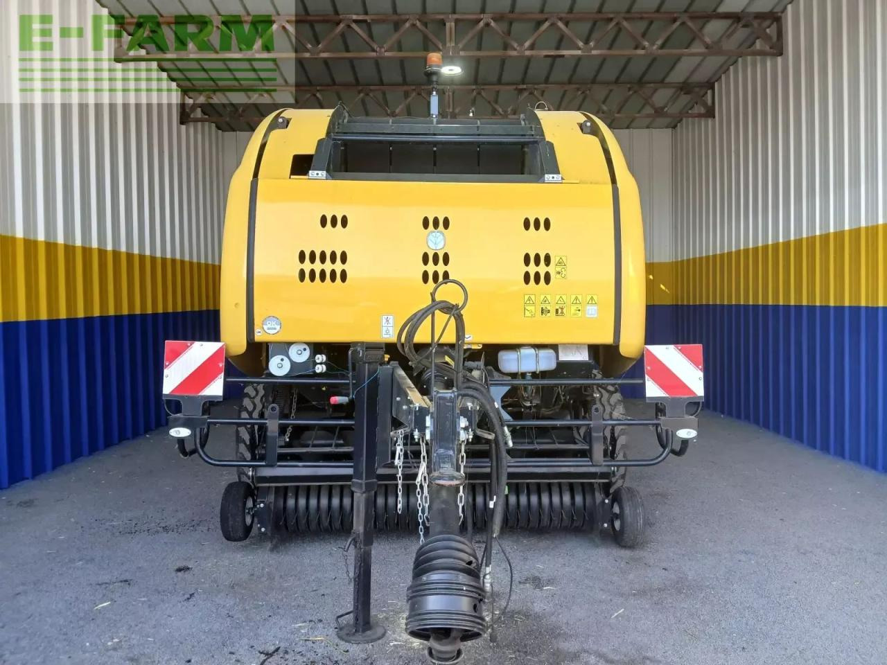 New Holland rb 180 - Empacadora de pacas cuadradas: foto 2 New Holland rb 180 - Empacadora de pacas cuadradas: foto 2