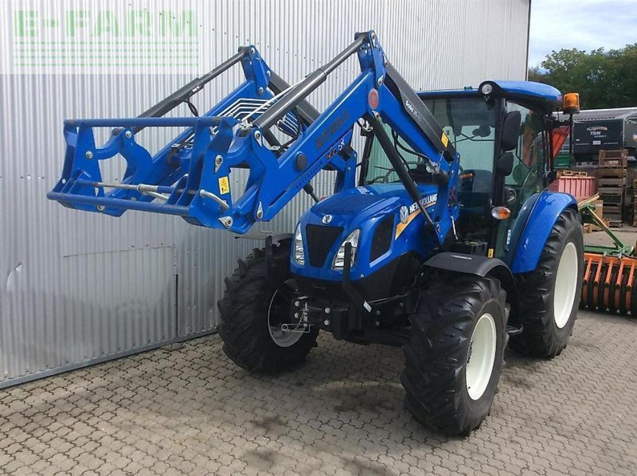 New Holland t 4.55 s S - Tractor: foto 3 New Holland t 4.55 s S - Tractor: foto 3