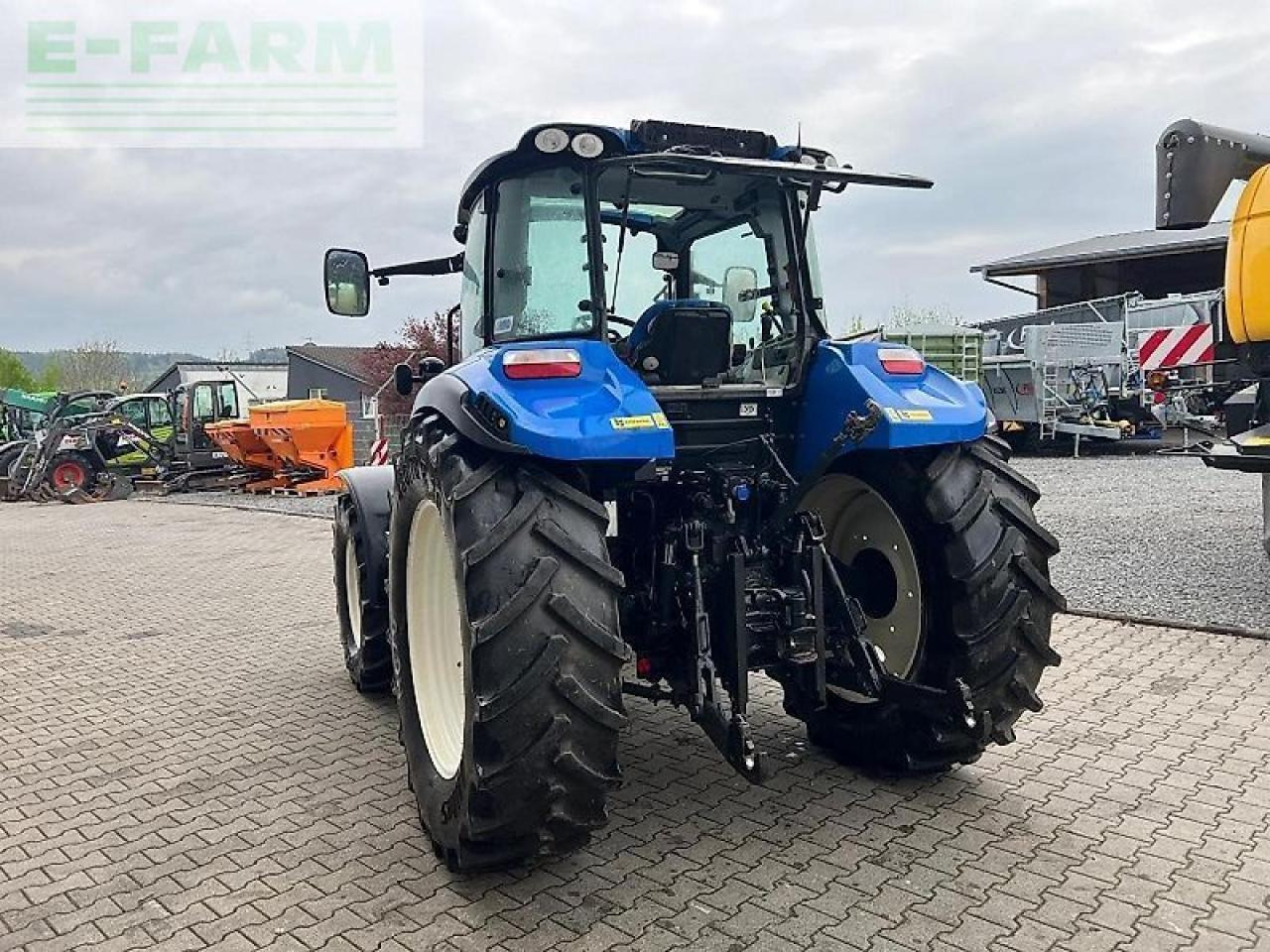 New Holland t 5.95 - Tractor: foto 4 New Holland t 5.95 - Tractor: foto 4