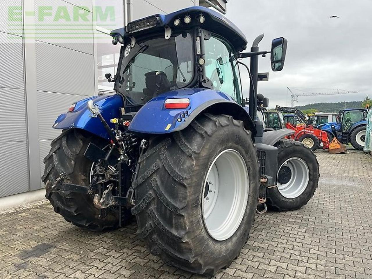 New Holland t 7.210 ac - Tractor: foto 3 New Holland t 7.210 ac - Tractor: foto 3