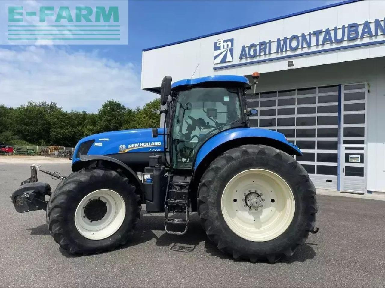 New Holland t 7.235 - Tractor: foto 4 New Holland t 7.235 - Tractor: foto 4