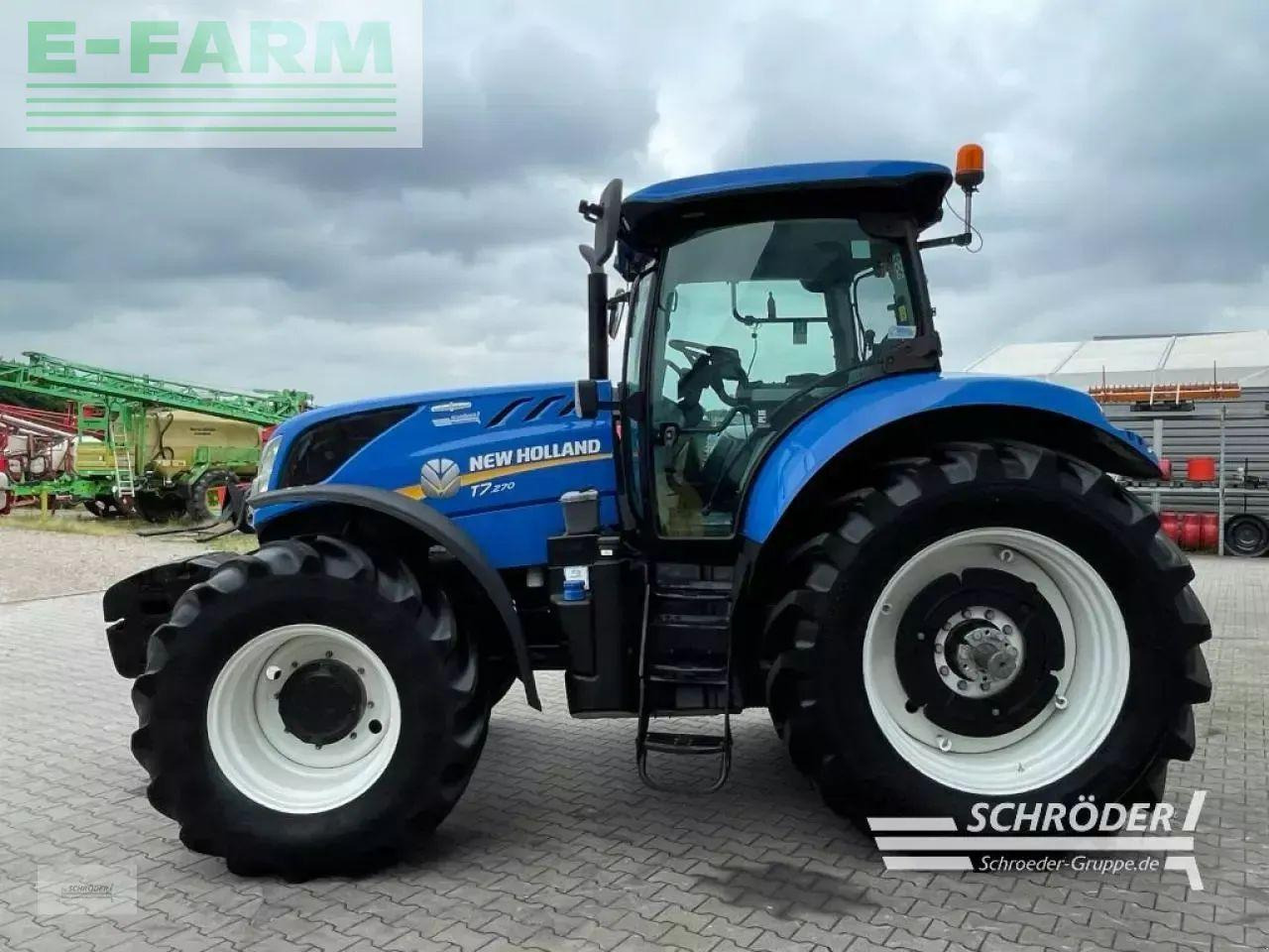 New Holland t 7.270 autocommand - Tractor: foto 4 New Holland t 7.270 autocommand - Tractor: foto 4