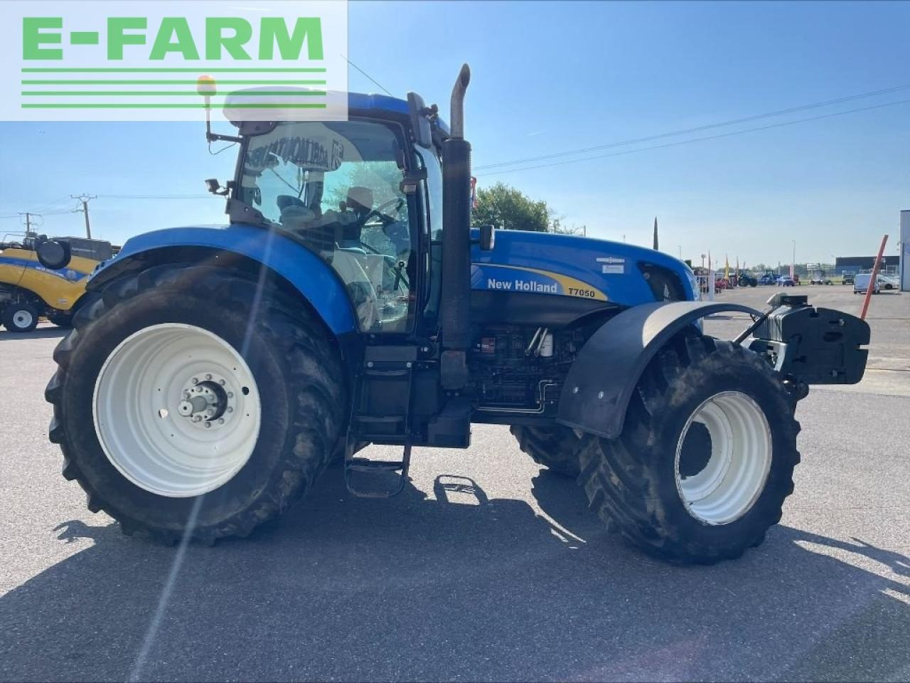 New Holland t 7050 - Tractor: foto 5 New Holland t 7050 - Tractor: foto 5