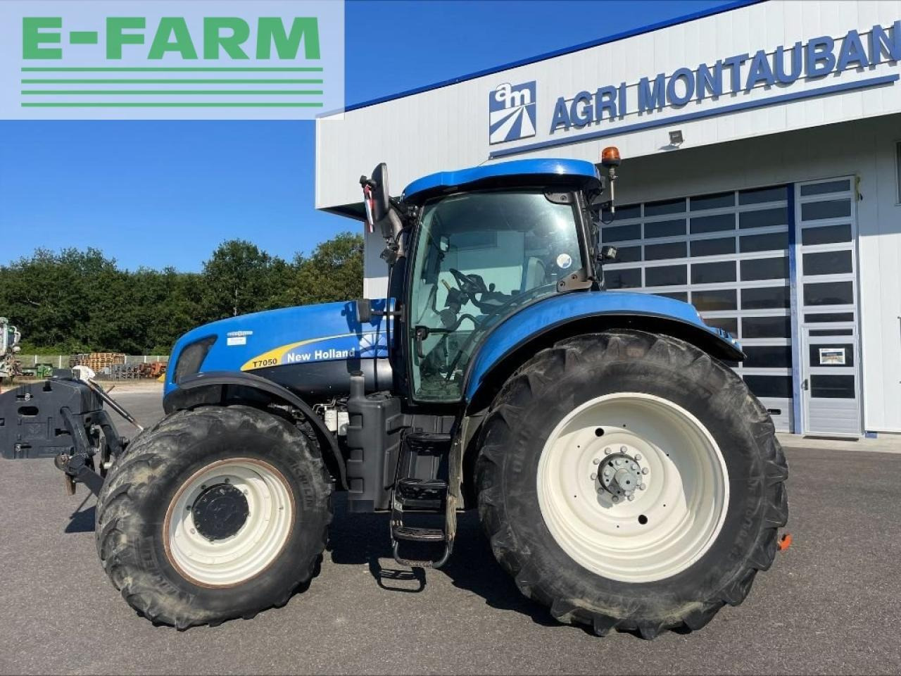 New Holland t 7050 - Tractor: foto 4 New Holland t 7050 - Tractor: foto 4