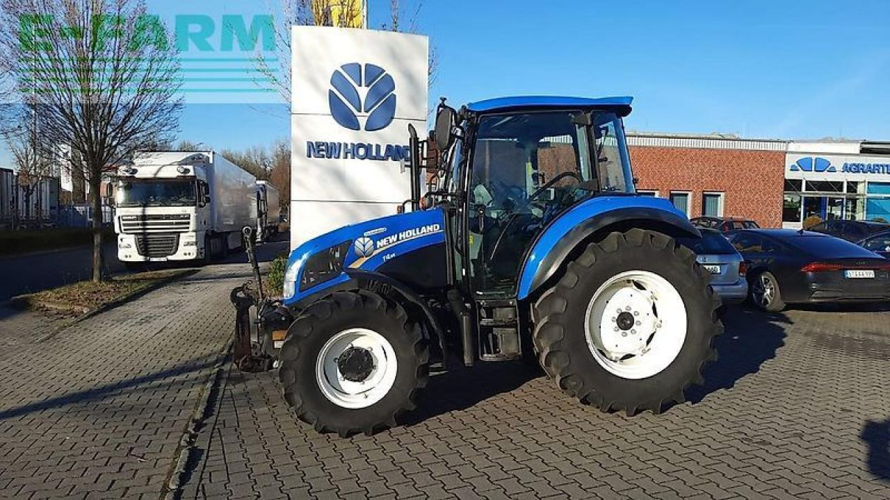 New Holland t4.55 powerstar Powerstar - Tractor: foto 1 New Holland t4.55 powerstar Powerstar - Tractor: foto 1