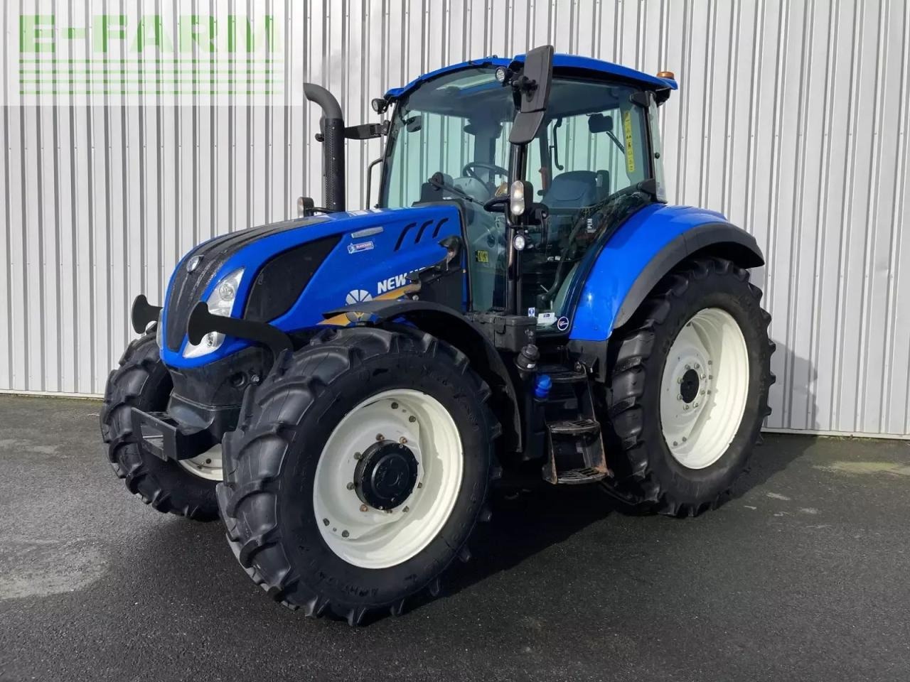 New Holland t5.100 evolution - Tractor: foto 1 New Holland t5.100 evolution - Tractor: foto 1