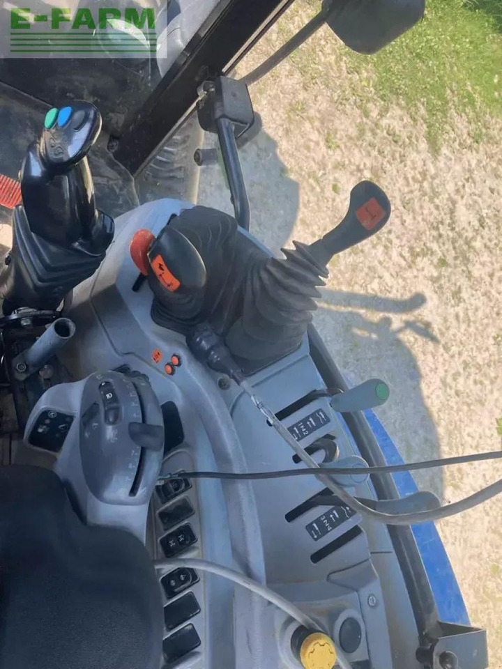 New Holland t6.140 dualcommand - Tractor: foto 5 New Holland t6.140 dualcommand - Tractor: foto 5