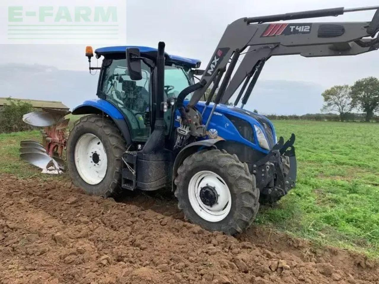 New Holland t6-155ac - Tractor: foto 1 New Holland t6-155ac - Tractor: foto 1