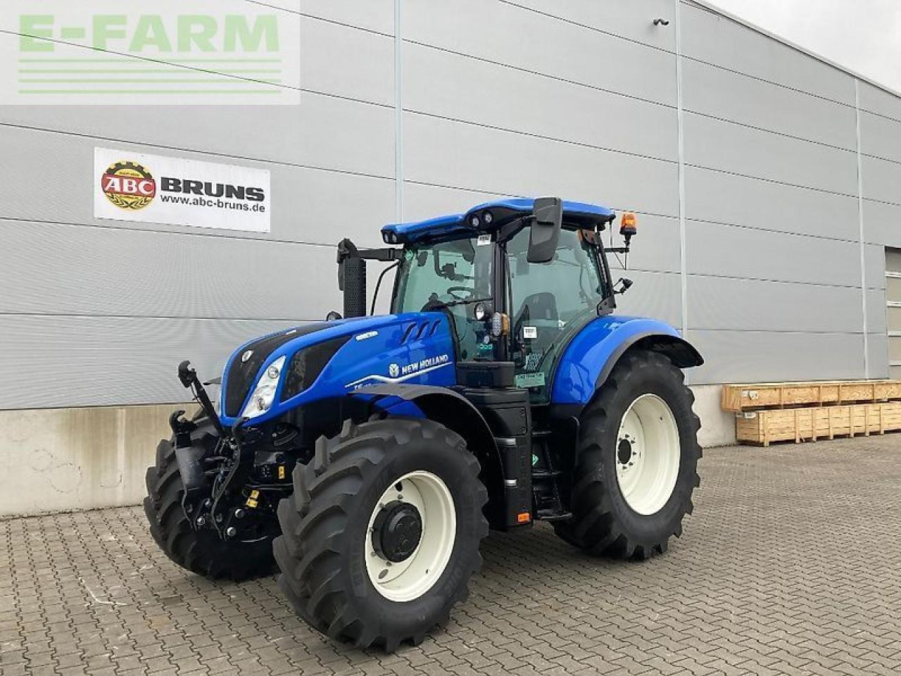 New Holland t6.180 dc methane power Methane Power - Tractor: foto 1 New Holland t6.180 dc methane power Methane Power - Tractor: foto 1