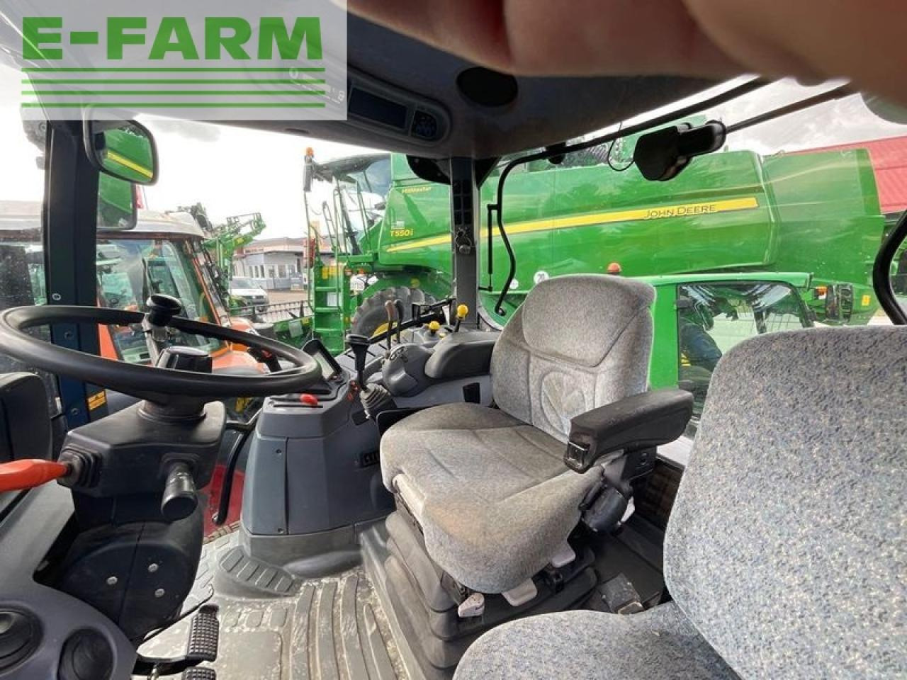 New Holland t6020 - Tractor: foto 5 New Holland t6020 - Tractor: foto 5