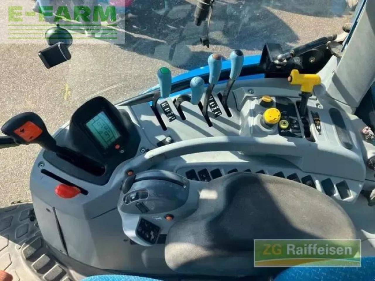 Tractor New Holland t6020 elite Elite: foto 16