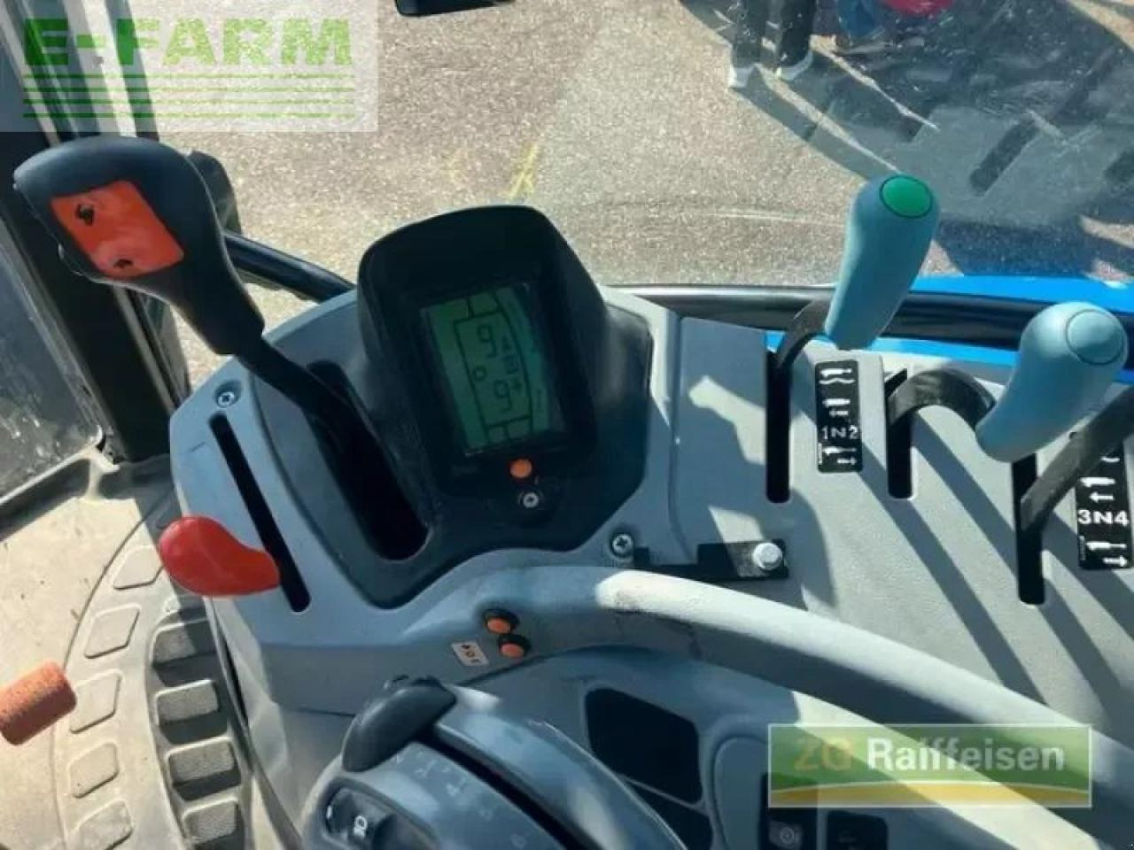 Tractor New Holland t6020 elite Elite: foto 13