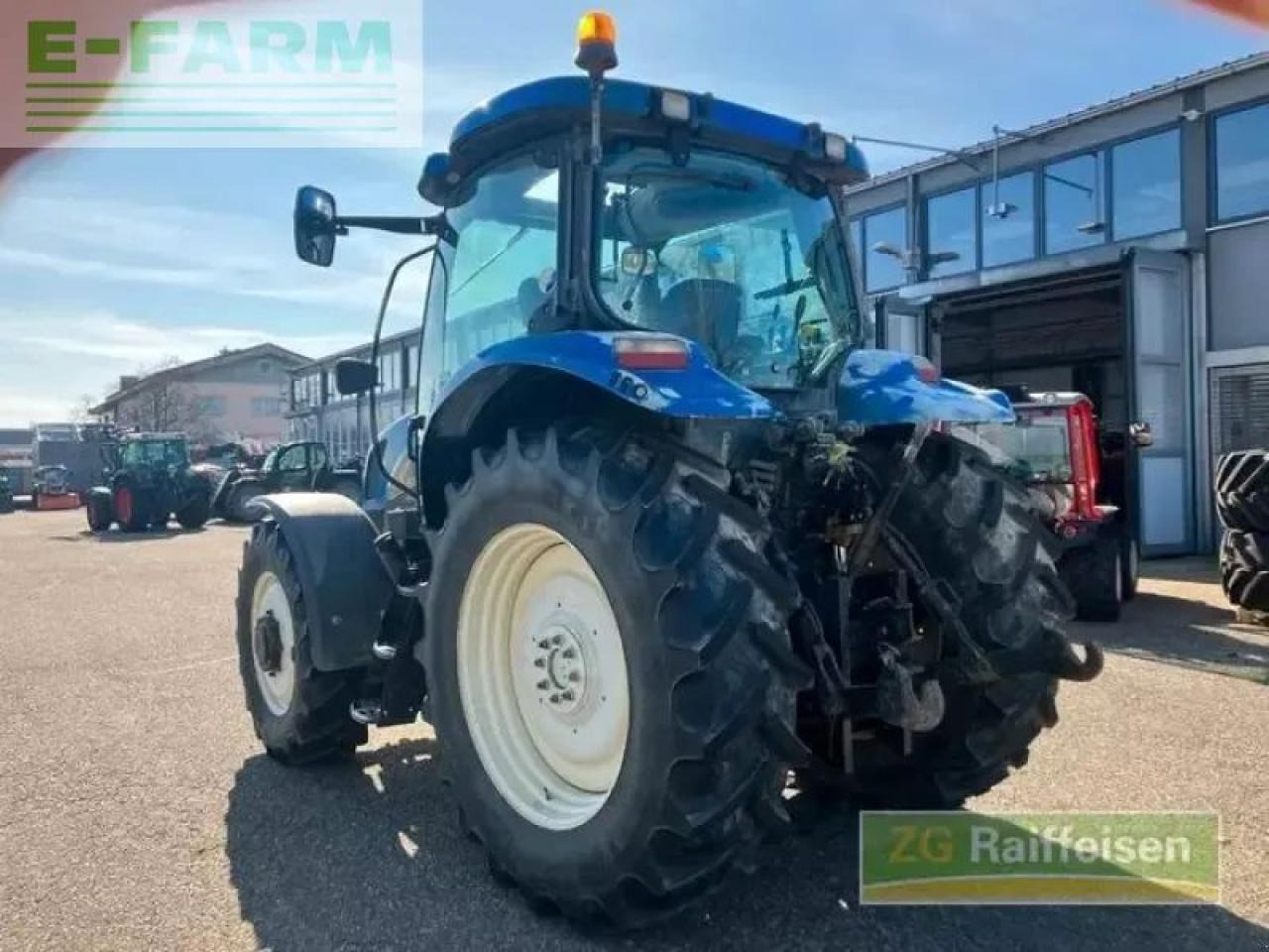 Tractor New Holland t6020 elite Elite: foto 6