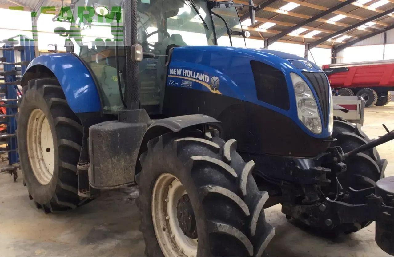 New Holland t7 170 - Tractor: foto 2 New Holland t7 170 - Tractor: foto 2