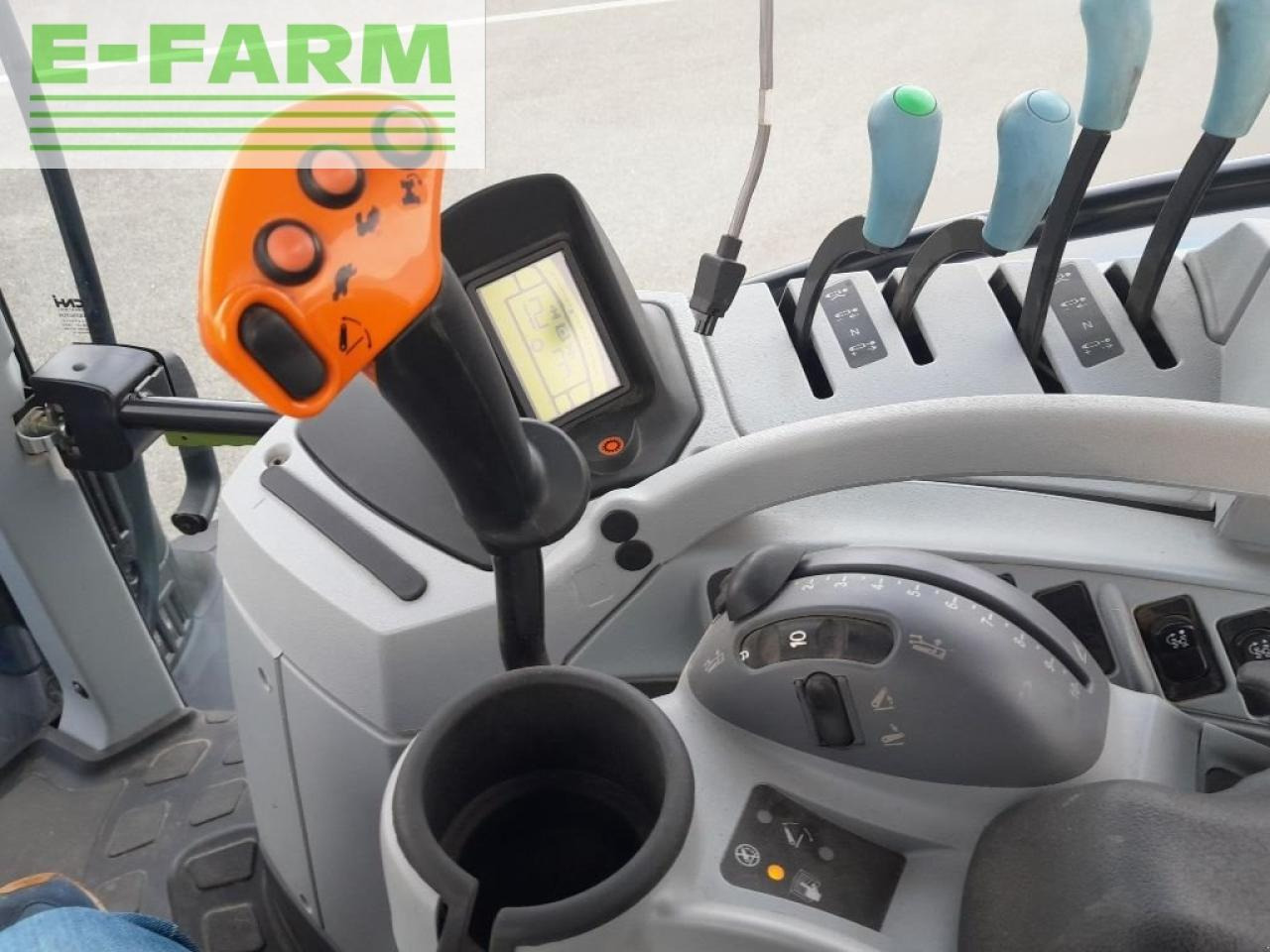 New Holland t7.210 pc - Tractor: foto 5 New Holland t7.210 pc - Tractor: foto 5