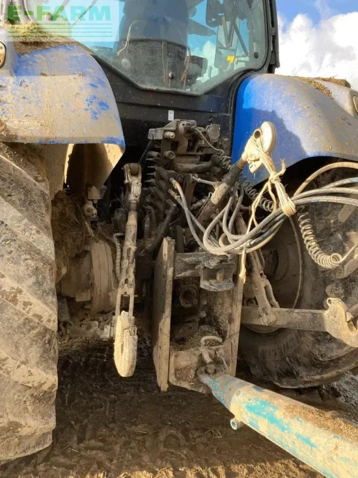 New Holland t7.210 rc s5 - Tractor: foto 2 New Holland t7.210 rc s5 - Tractor: foto 2
