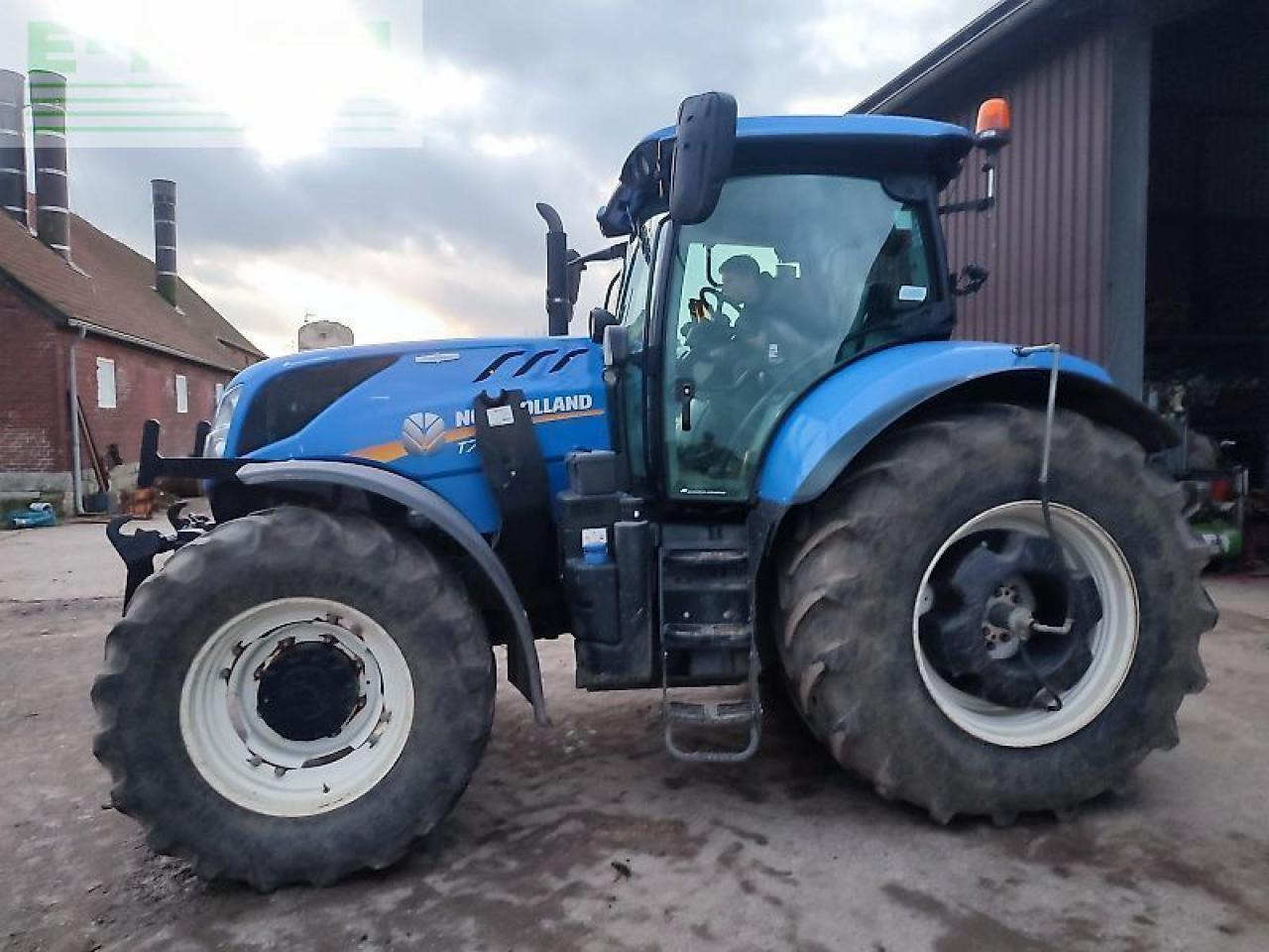 New Holland t7.230 ac - Tractor: foto 2 New Holland t7.230 ac - Tractor: foto 2