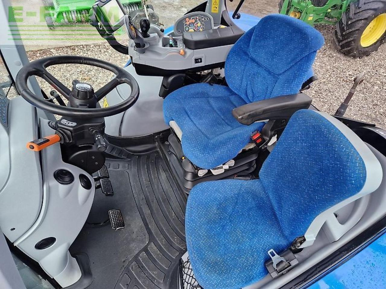 New Holland t7.260 power command - Tractor: foto 3 New Holland t7.260 power command - Tractor: foto 3