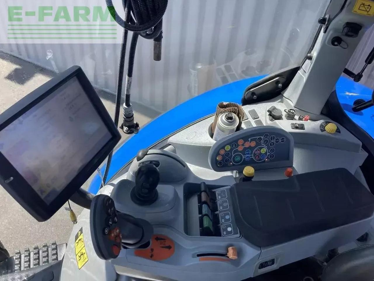New Holland t7.270 auto command - Tractor: foto 2 New Holland t7.270 auto command - Tractor: foto 2