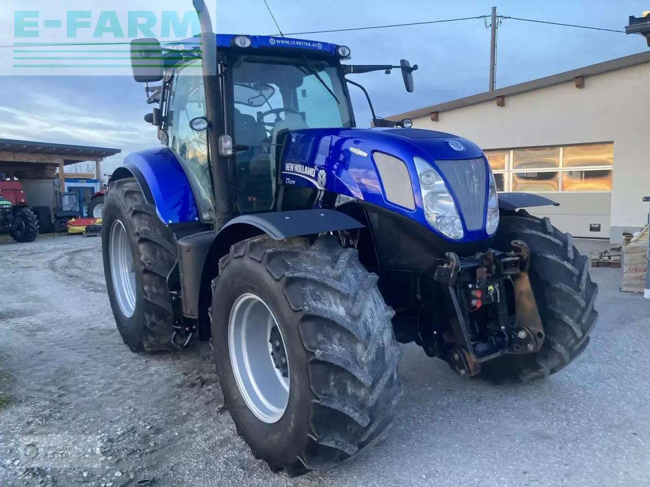 New Holland t7.270 auto command bluepower - Tractor: foto 3 New Holland t7.270 auto command bluepower - Tractor: foto 3