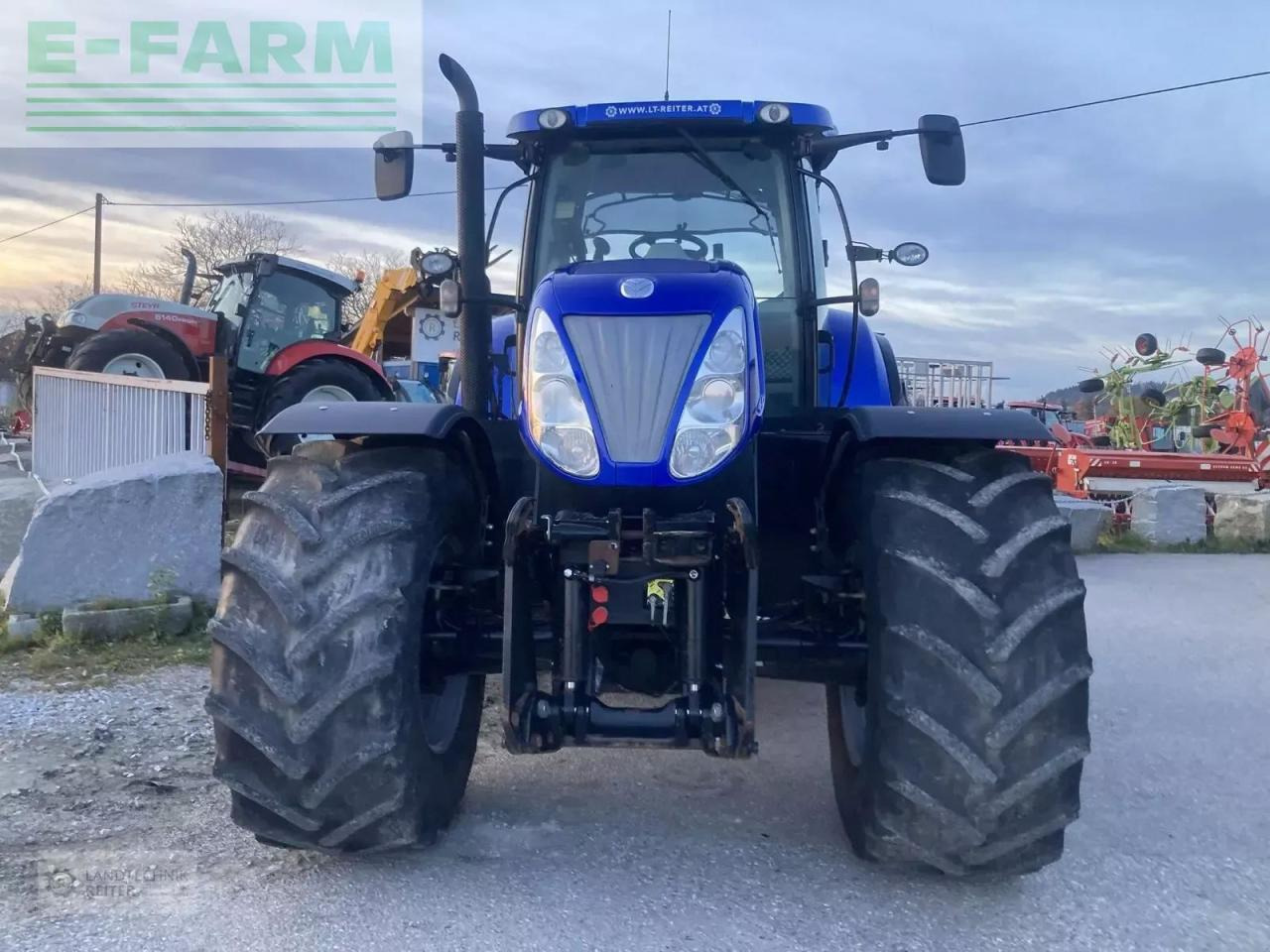 New Holland t7.270 auto command bluepower - Tractor: foto 2 New Holland t7.270 auto command bluepower - Tractor: foto 2