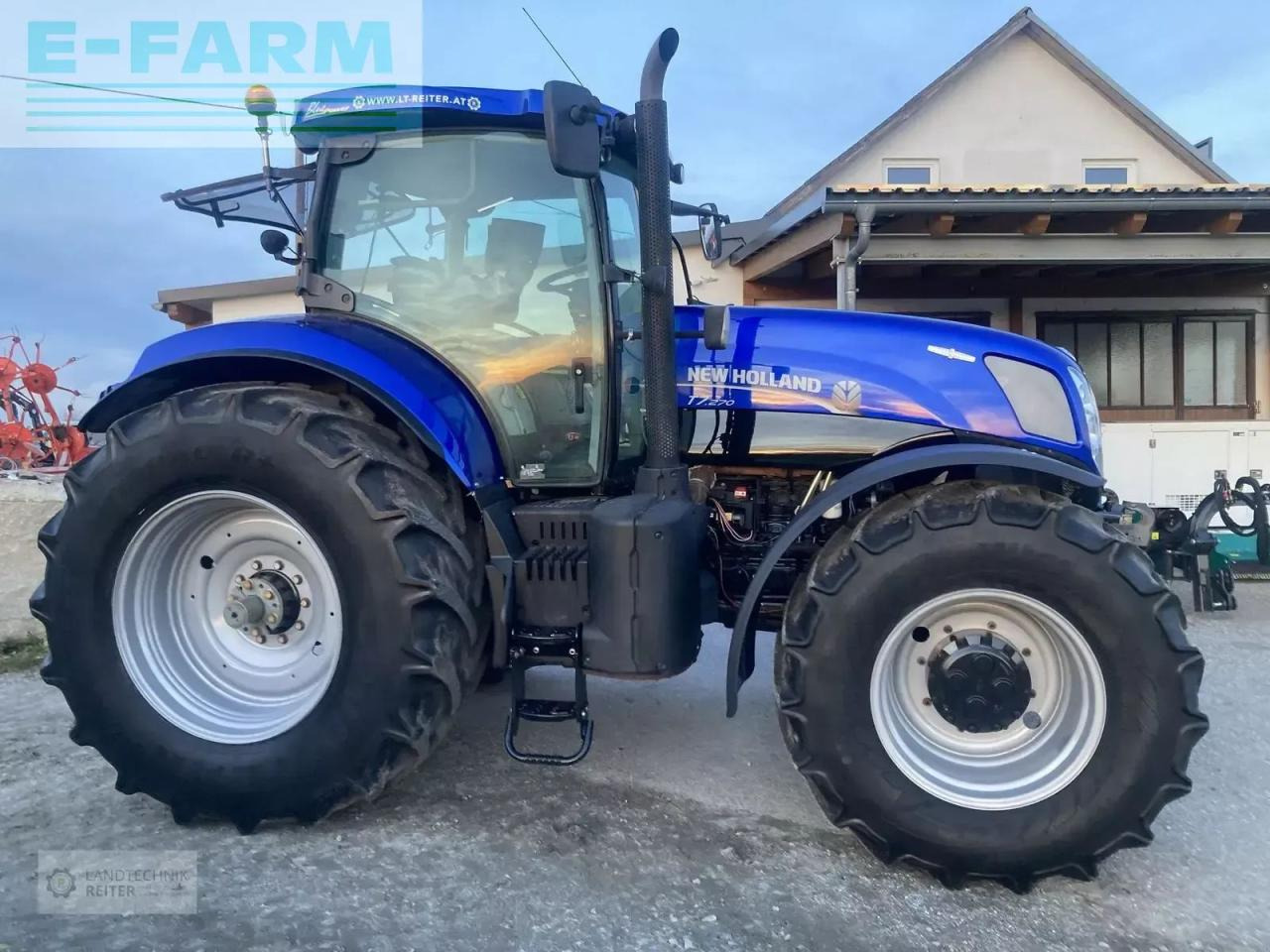 New Holland t7.270 auto command bluepower - Tractor: foto 4 New Holland t7.270 auto command bluepower - Tractor: foto 4