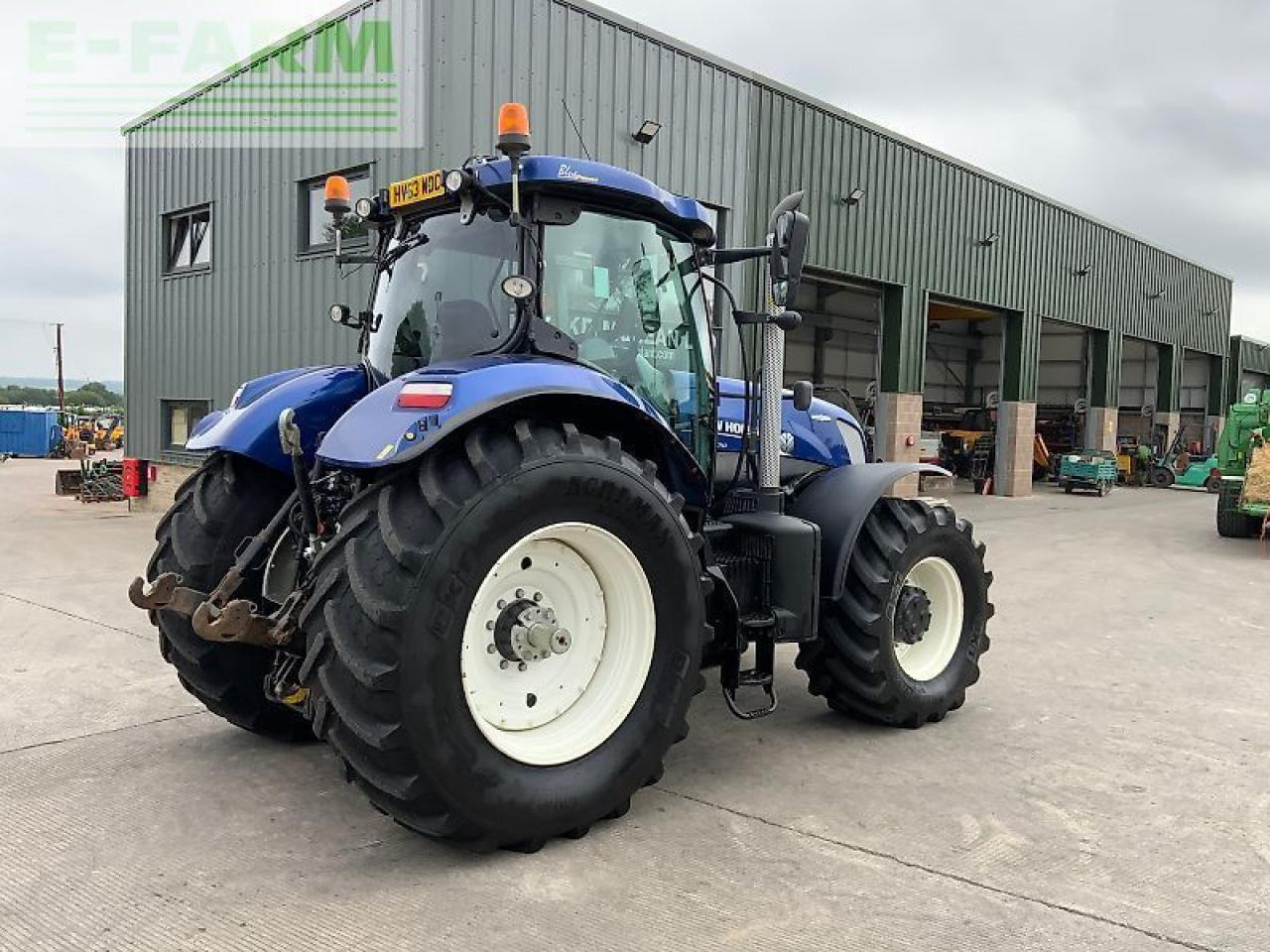 New Holland t7.270 blue power tractor (st23715) - Tractor: foto 2 New Holland t7.270 blue power tractor (st23715) - Tractor: foto 2