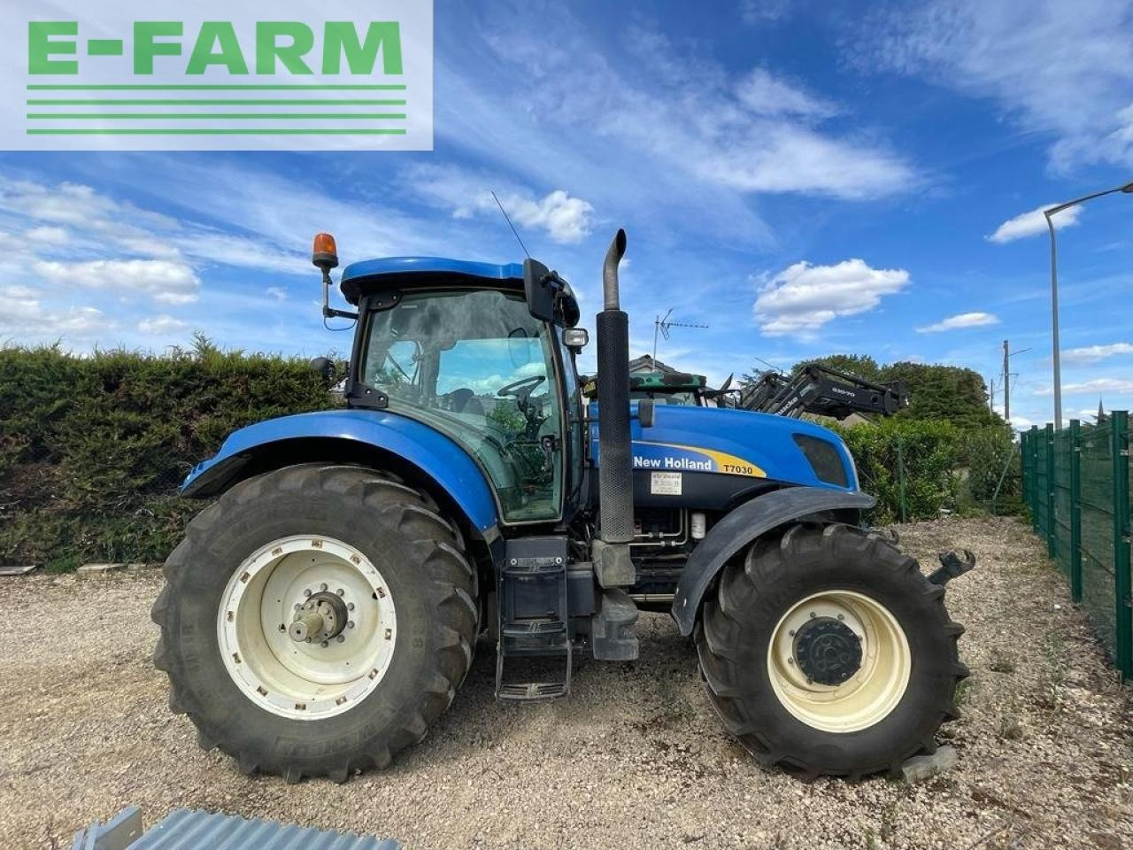 New Holland t7030 - Tractor: foto 4 New Holland t7030 - Tractor: foto 4