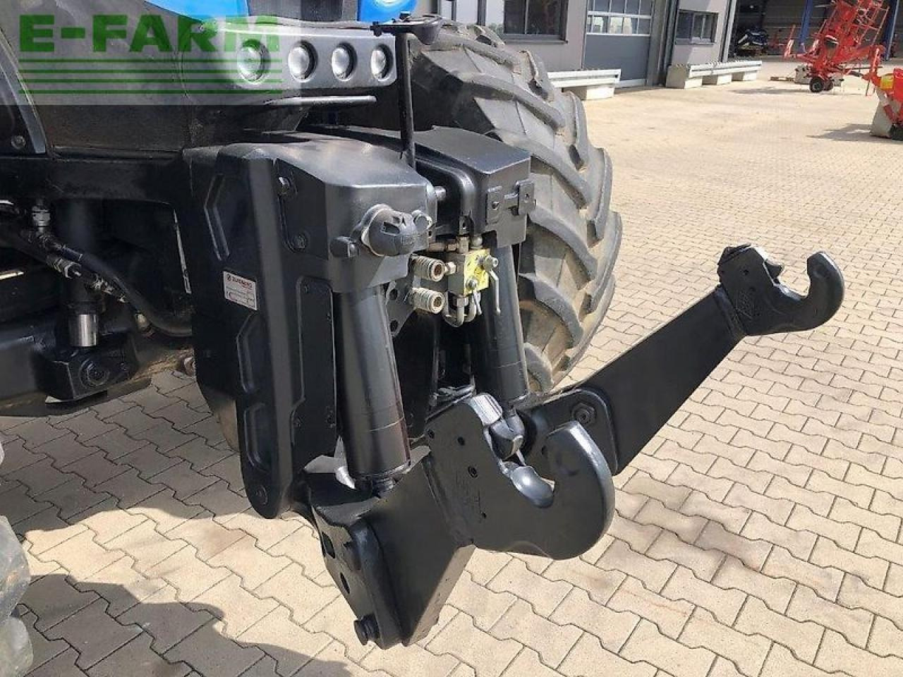 Tractor New Holland t8.360: foto 6