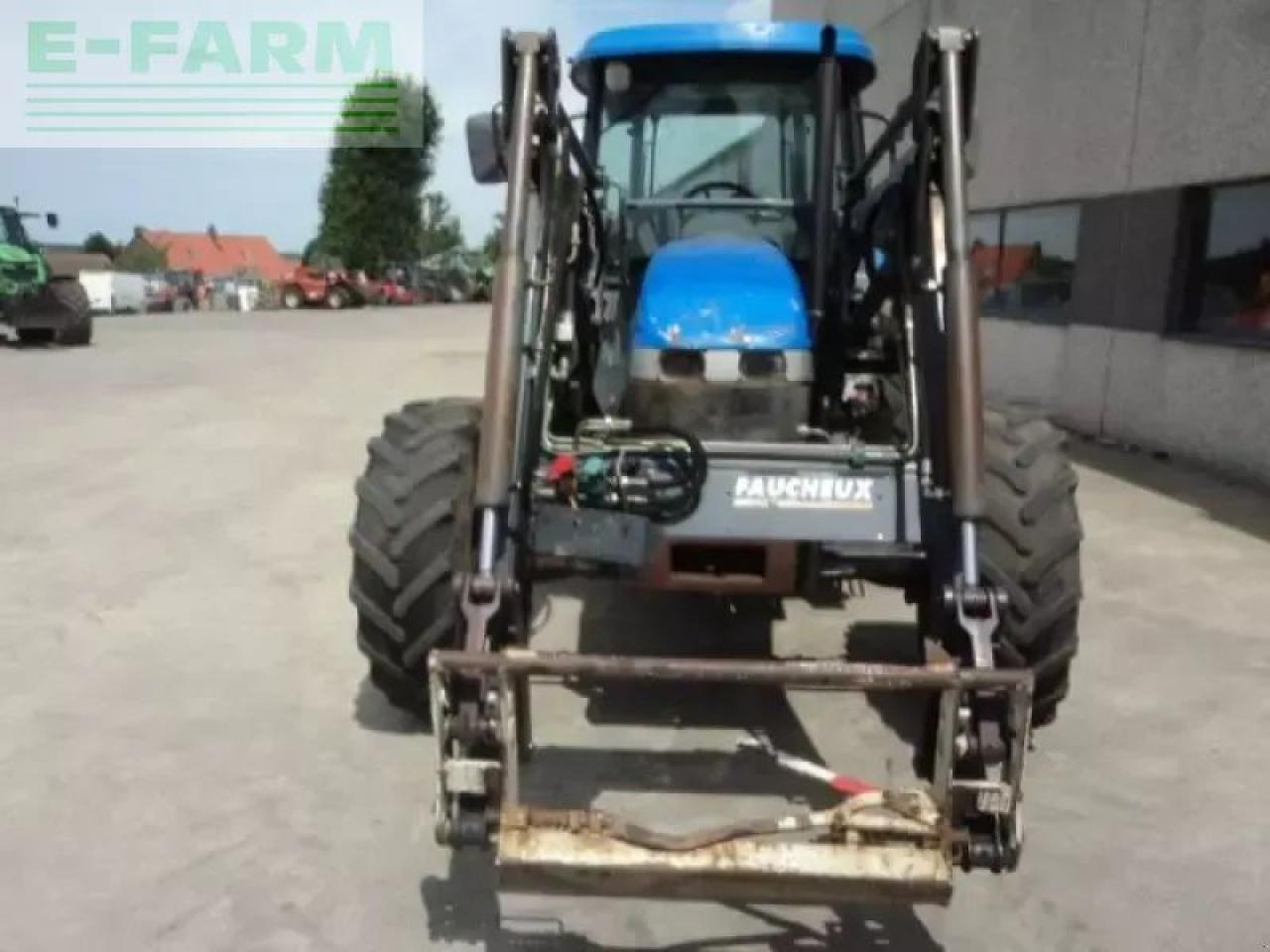 New Holland td 95 d D - Tractor: foto 2 New Holland td 95 d D - Tractor: foto 2